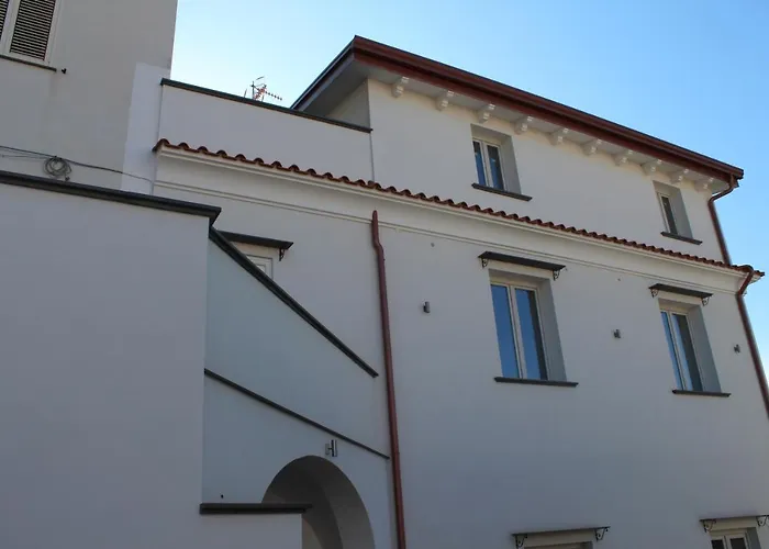 Villa Emanuel White
