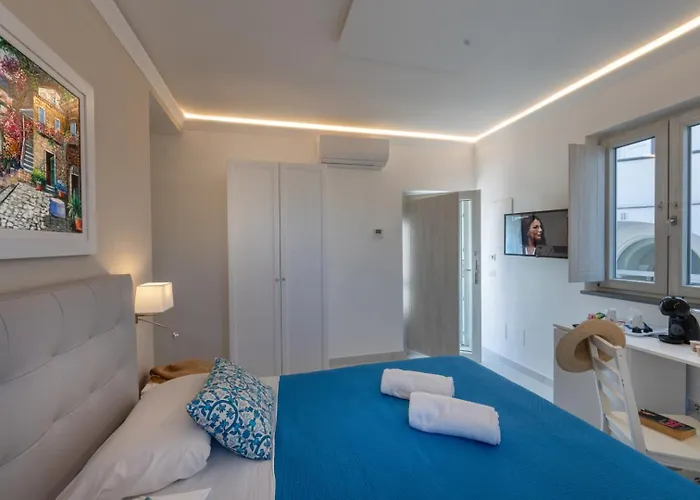 Villa Emanuel White